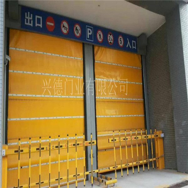 船廠(chǎng)柔性提升門(mén)