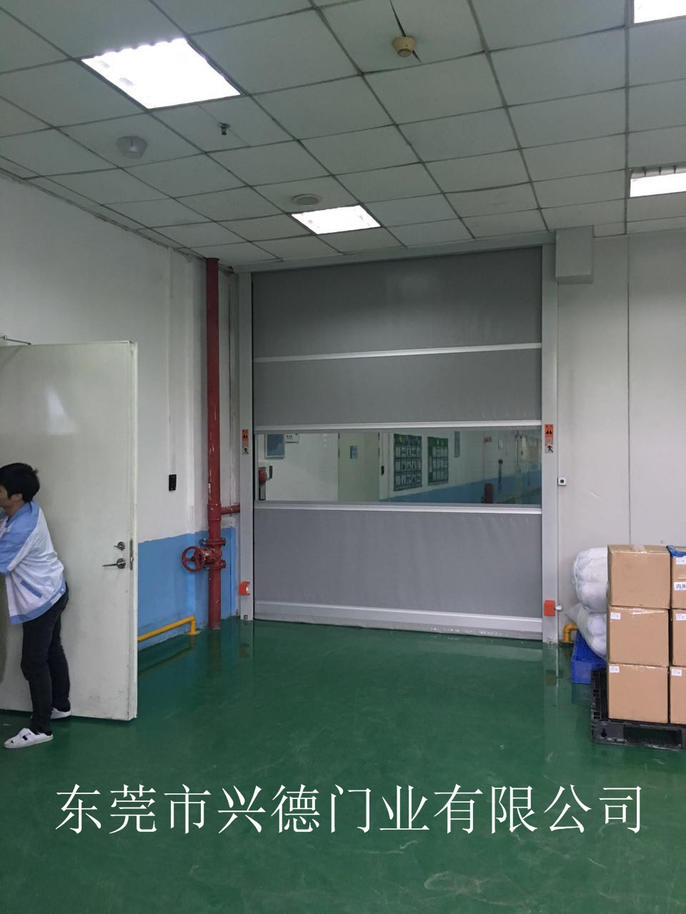 什么生產(chǎn)廠家定做硬質快速卷簾門質量好？