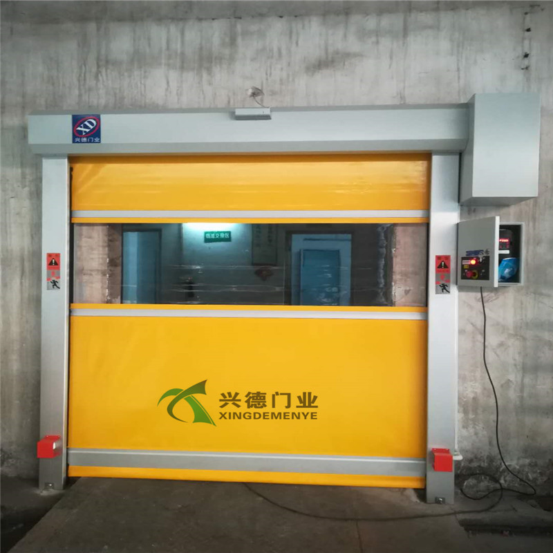 工廠為什么必須安裝快速卷簾門？